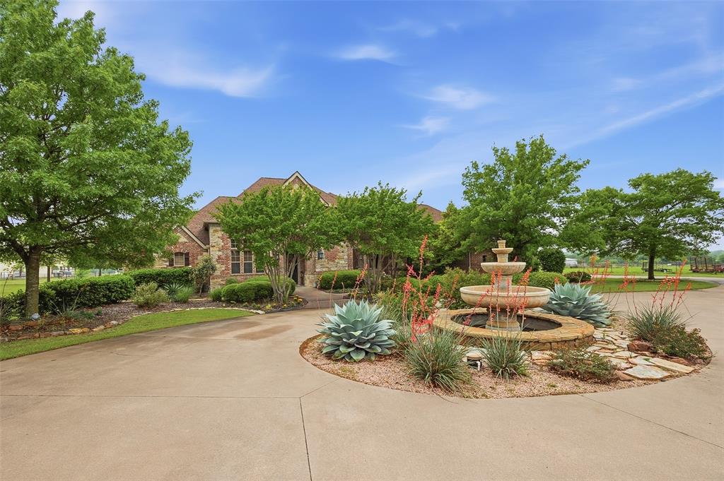 5241 Plainview Road Midlothian, TX 76065 - Photo 2 of 39