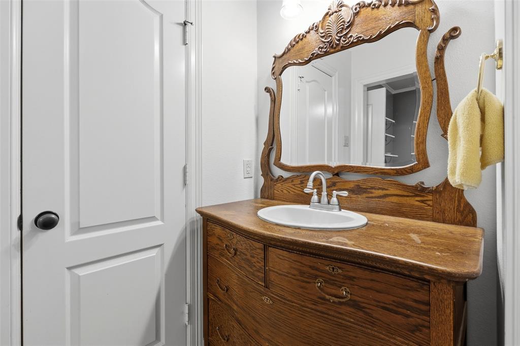 5241 Plainview Road Midlothian, TX 76065 - Photo 26 of 39
