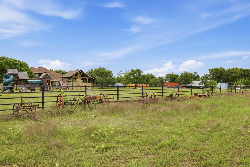 5241 Plainview Road Midlothian, TX 76065 - Photo 32 of 39