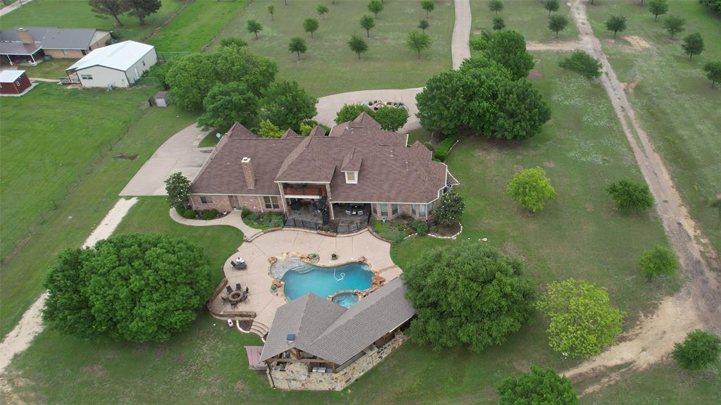 5241 Plainview Road Midlothian, TX 76065 - Photo 8 of 39