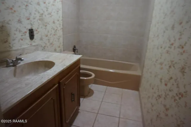 $129,900 | 113 Oak Knoll Drive, Ville Platte, LA 70586