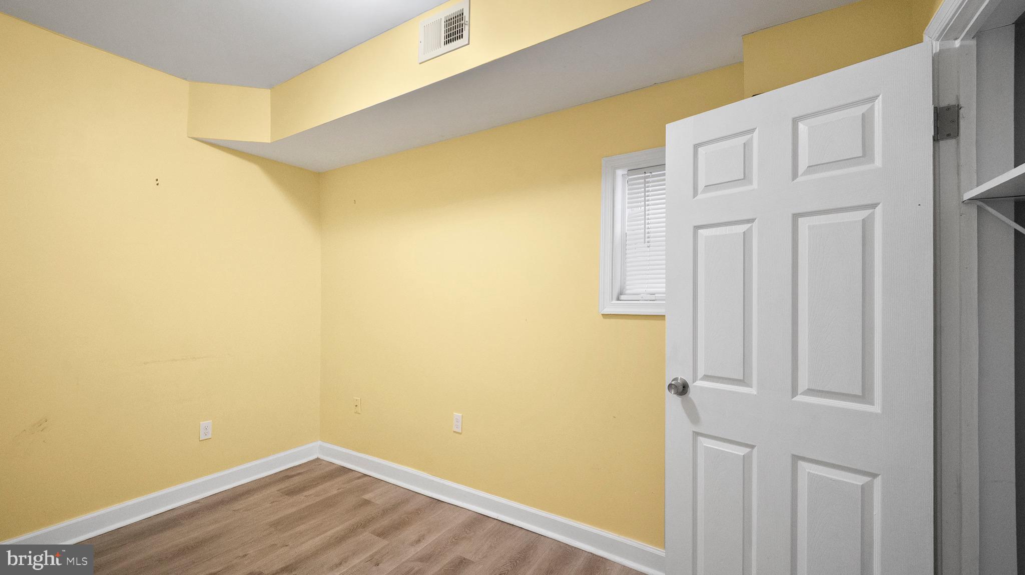 2880 Pelham Avenue Baltimore, MD 21213 - Photo 11 of 30