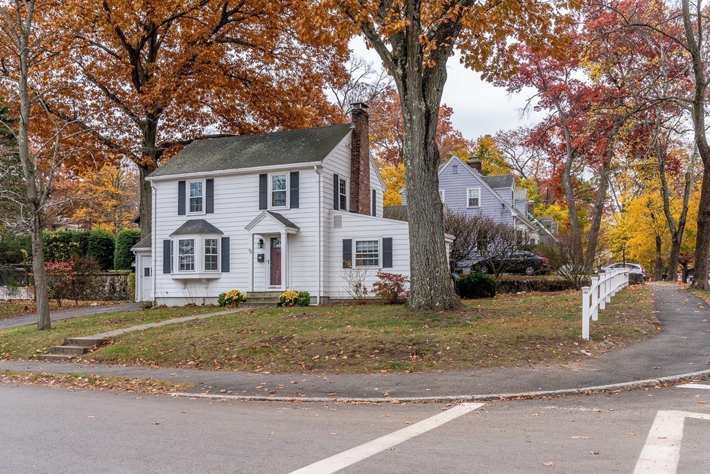 75 Hartshorn Street Reading, MA 01867 - Photo 3 of 18 Gallery Image 3