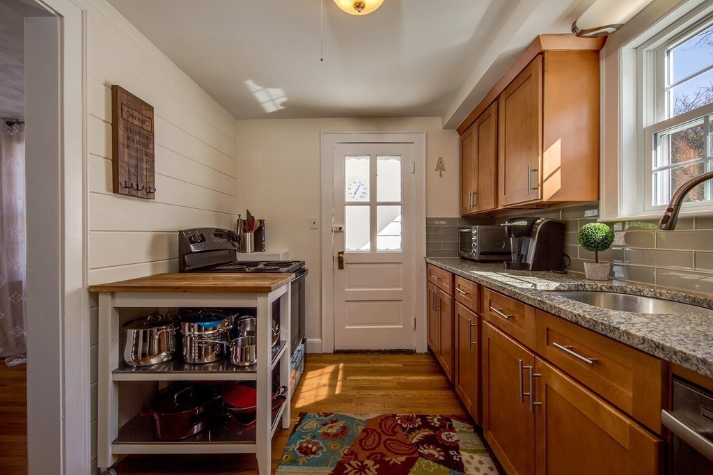 75 Hartshorn Street Reading, MA 01867 - Photo 10 of 18 Gallery Image 10