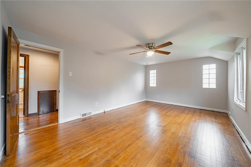 299 Greenlee Road Pittsburgh, PA 15227 - Photo 15 of 28 Gallery Image 15