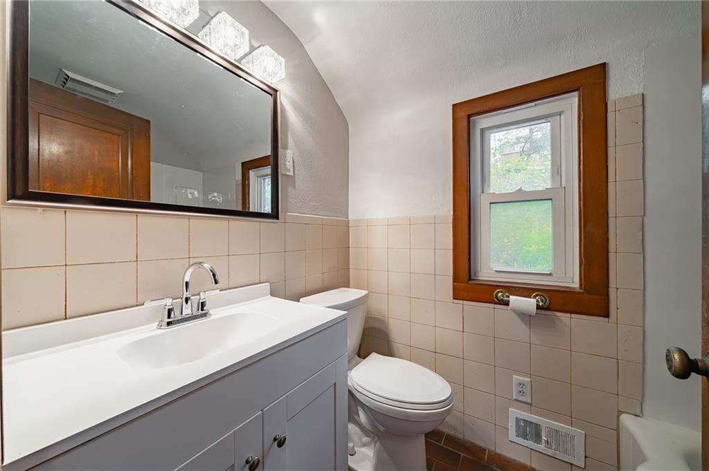 299 Greenlee Road Pittsburgh, PA 15227 - Photo 18 of 28 Gallery Image 18