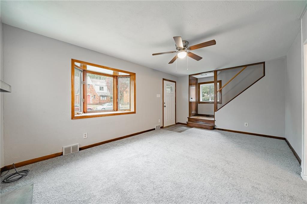 299 Greenlee Road Pittsburgh, PA 15227 - Photo 3 of 28 Gallery Image 3