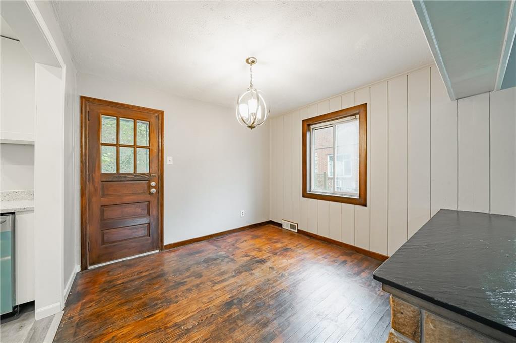 299 Greenlee Road Pittsburgh, PA 15227 - Photo 6 of 28 Gallery Image 6