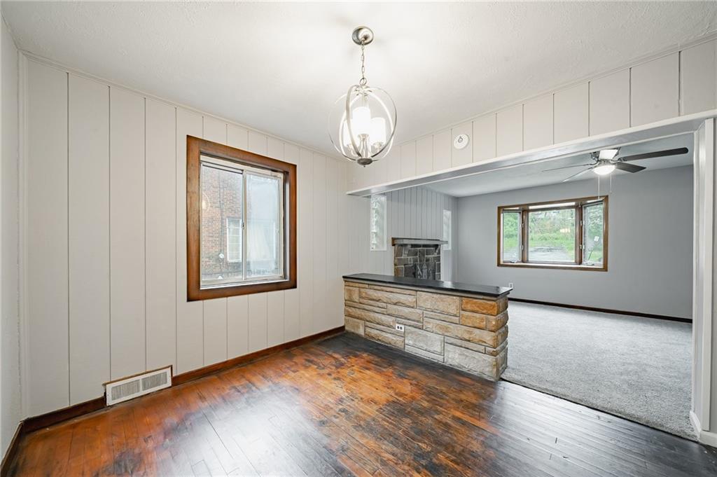 299 Greenlee Road Pittsburgh, PA 15227 - Photo 7 of 28 Gallery Image 7