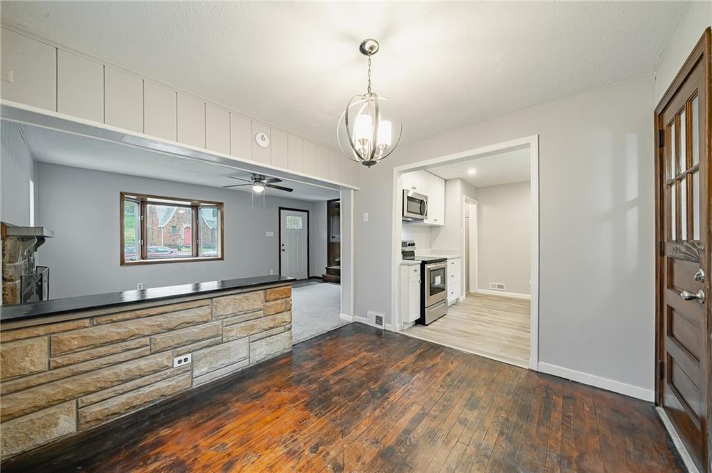 299 Greenlee Road Pittsburgh, PA 15227 - Photo 8 of 28 Gallery Image 8