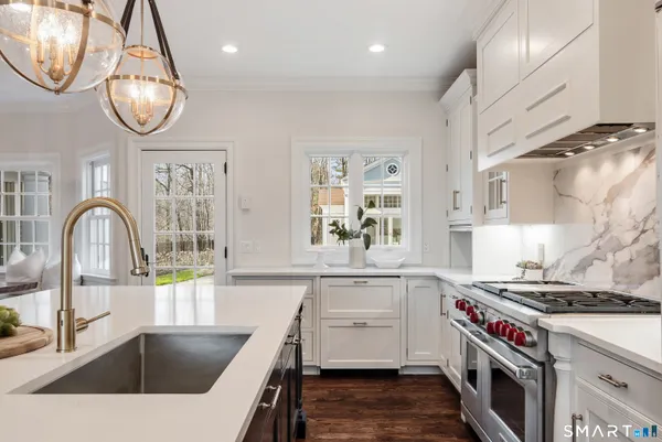 $4,595,000 | 1421 Oenoke Ridge, New Canaan, CT 06840