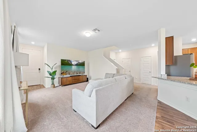 $2,000 | 10643 Military Drive West, Unit 33, San Antonio, TX 78245