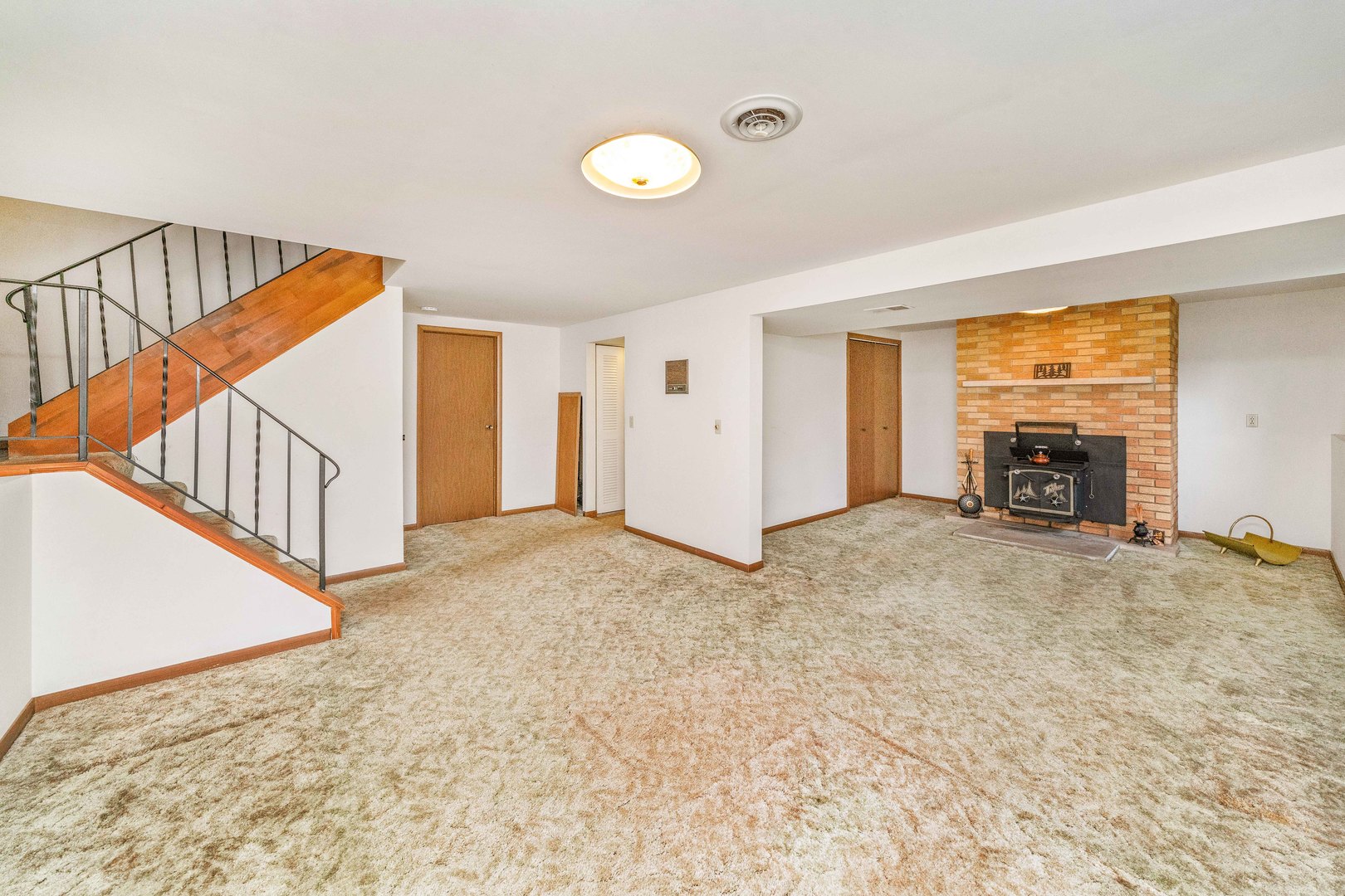 17624 Frazier Road Sandwich, IL 60548 - Photo 13 of 22 a view of livingroom with furniture and fireplace