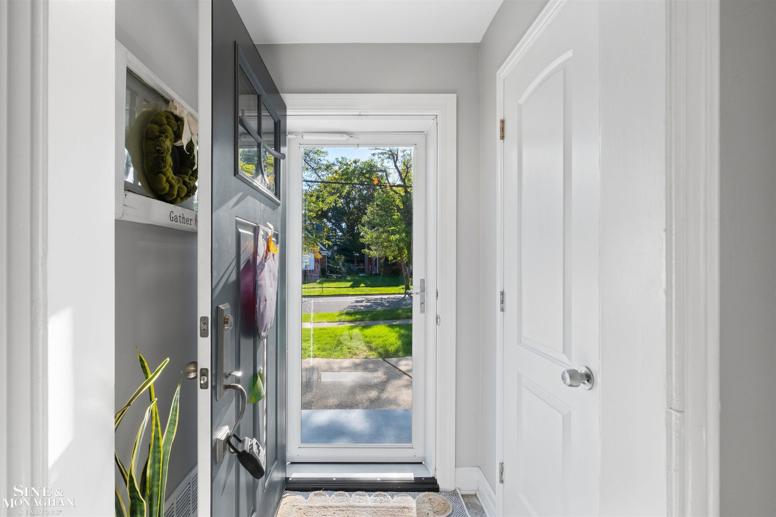 1135 Fairholme Road Grosse Pointe, MI 48236 - Photo 2 of 74 50224052-ef1f89f1-d43d-4a36-a288-a2c1c0a42a59.JPG