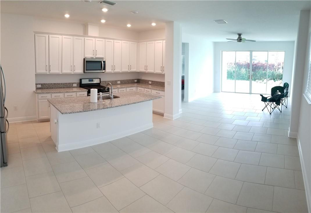 6103 Voyagers Place Apollo Beach, FL 33572 - Photo 6 of 55 Photo 6