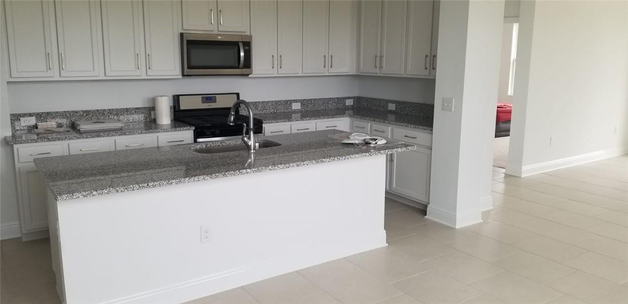 6103 Voyagers Place Apollo Beach, FL 33572 - Photo 7 of 55 Photo 7