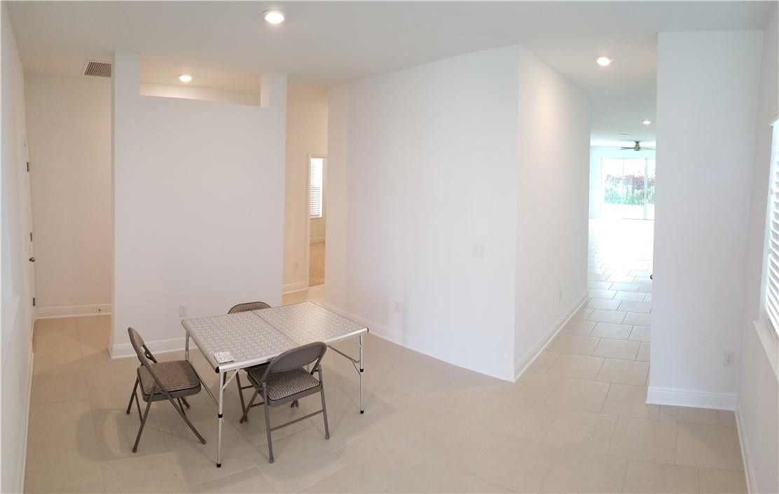 6103 Voyagers Place Apollo Beach, FL 33572 - Photo 9 of 55 Photo 9
