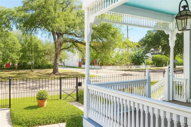 $992,000 | 1800 Esplanade Avenue, New Orleans, LA 70116