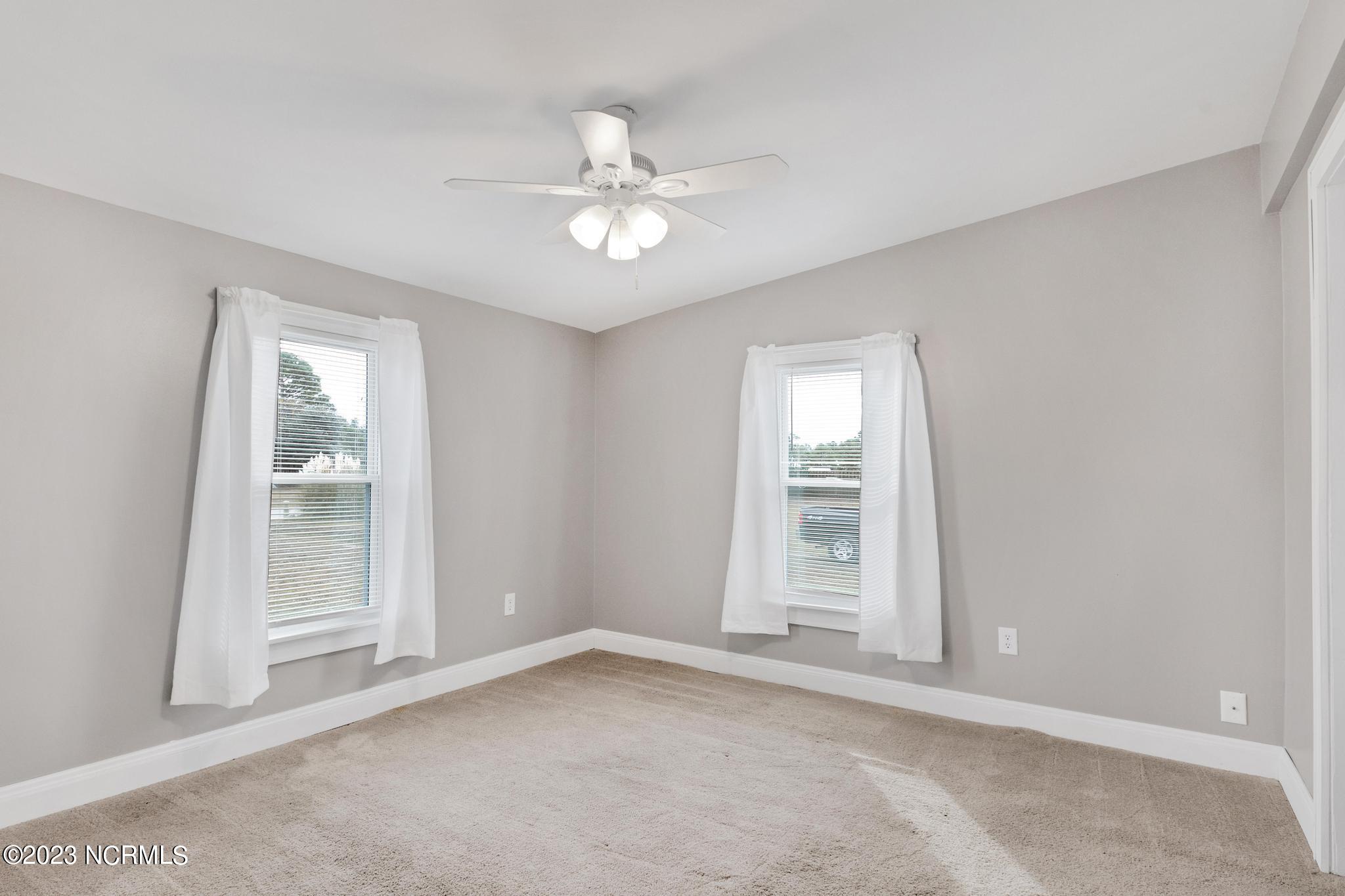 116 South Queens Street Hubert, NC 28539 - Photo 19 of 27 IMG_8275