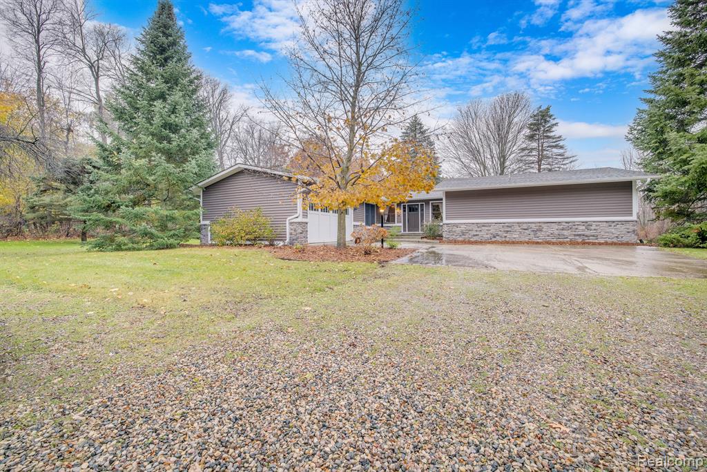 3080 South Lake George Road Dryden, MI 48428 - Photo 1 of 40