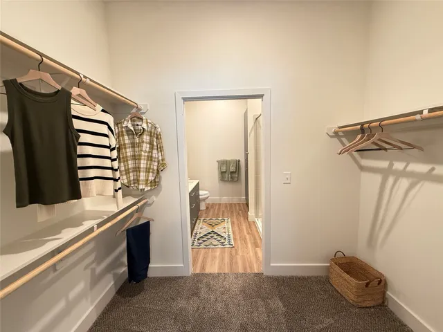 a view of livingroom with furniture