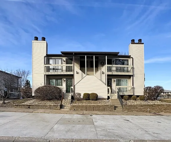 $118,900 | 5915 36th Ave Court, Unit 14, Moline, IL 61265