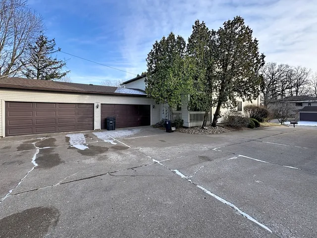 $118,900 | 5915 36th Ave Court, Unit 14, Moline, IL 61265