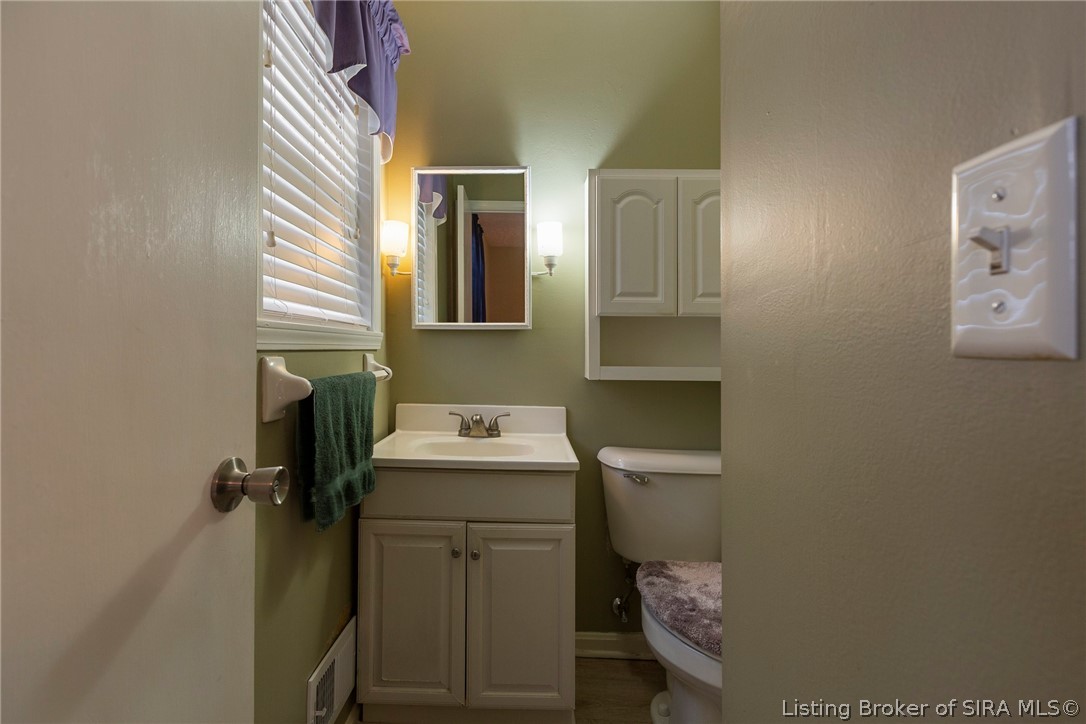 405 Hemlock Road Jeffersonville, IN 47130 - Photo 39 of 48 Ensuite Half Bath
