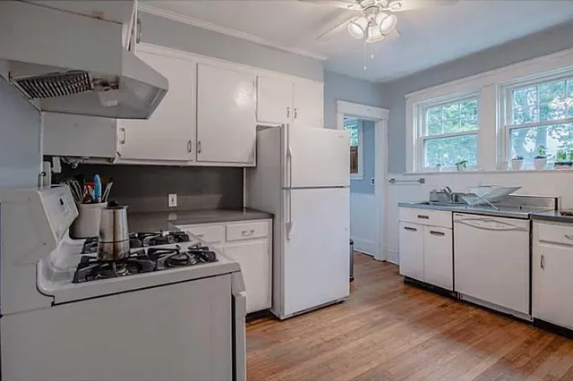 $2,400 | 99 Oak Hill Avenue, Pawtucket, RI 02860