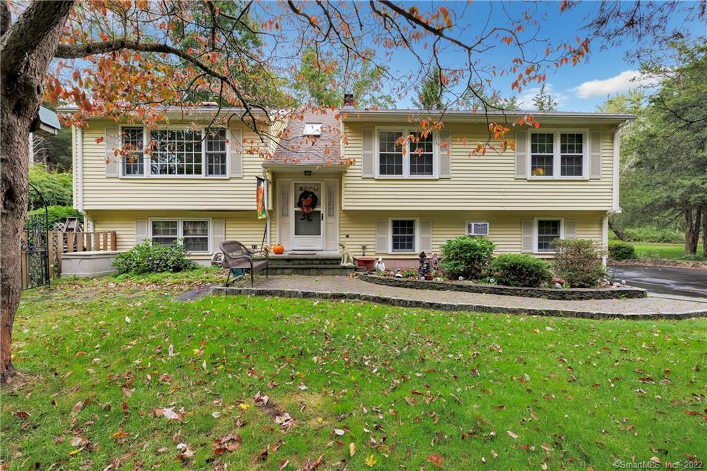 116 Michael Drive Guilford, CT 06437 - Photo 1 of 1 Welcome to 116 Michael!!