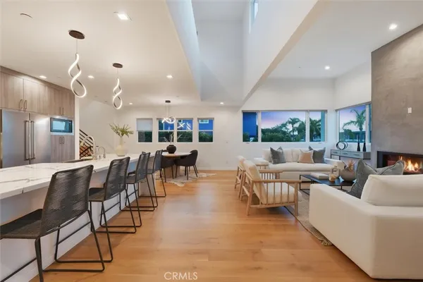 $2,299,000 | 1427 15th Street, Manhattan Beach, CA 90266