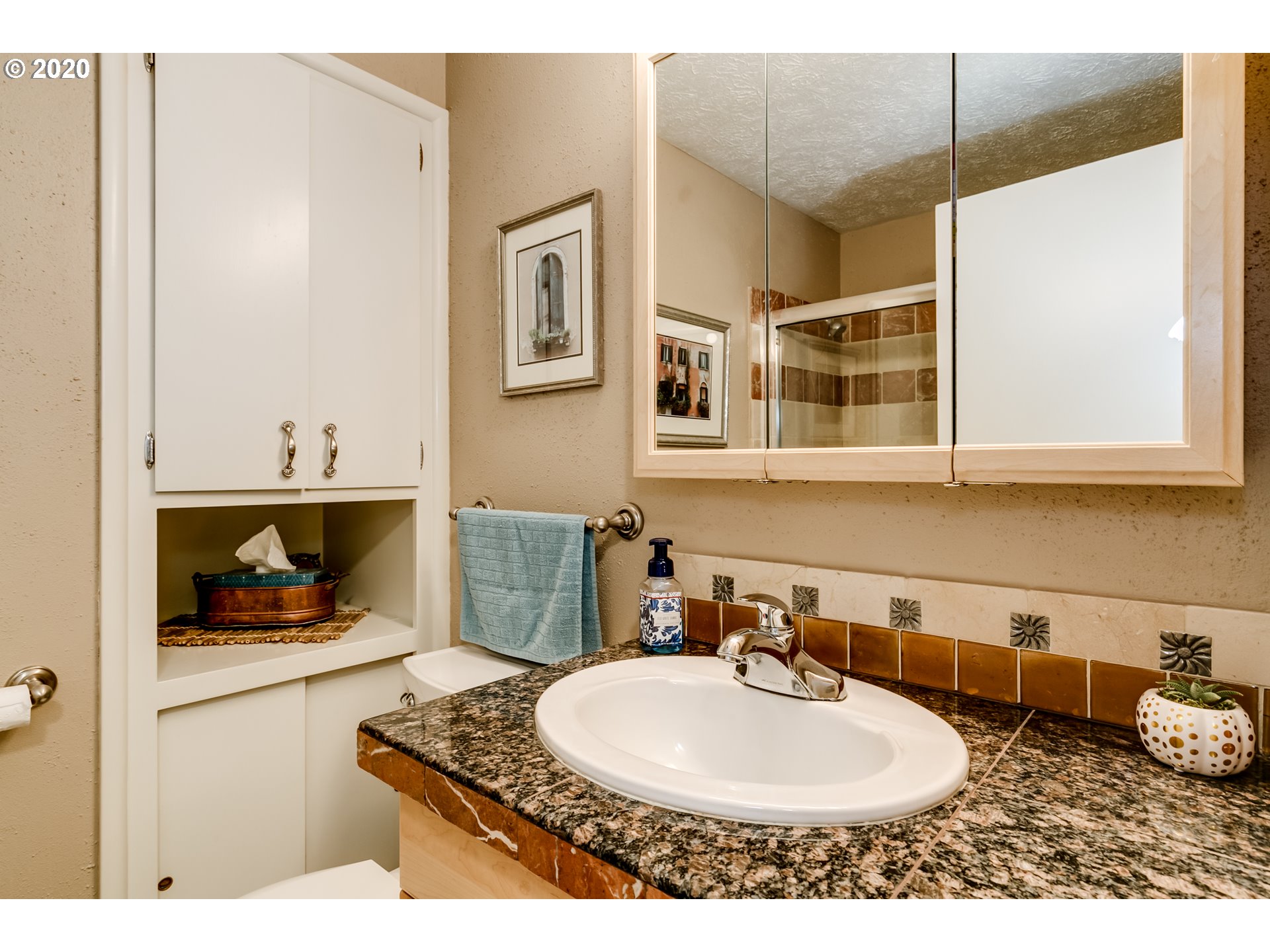 2440 North 17th Street Springfield, OR 97477 - Photo 12 of 26