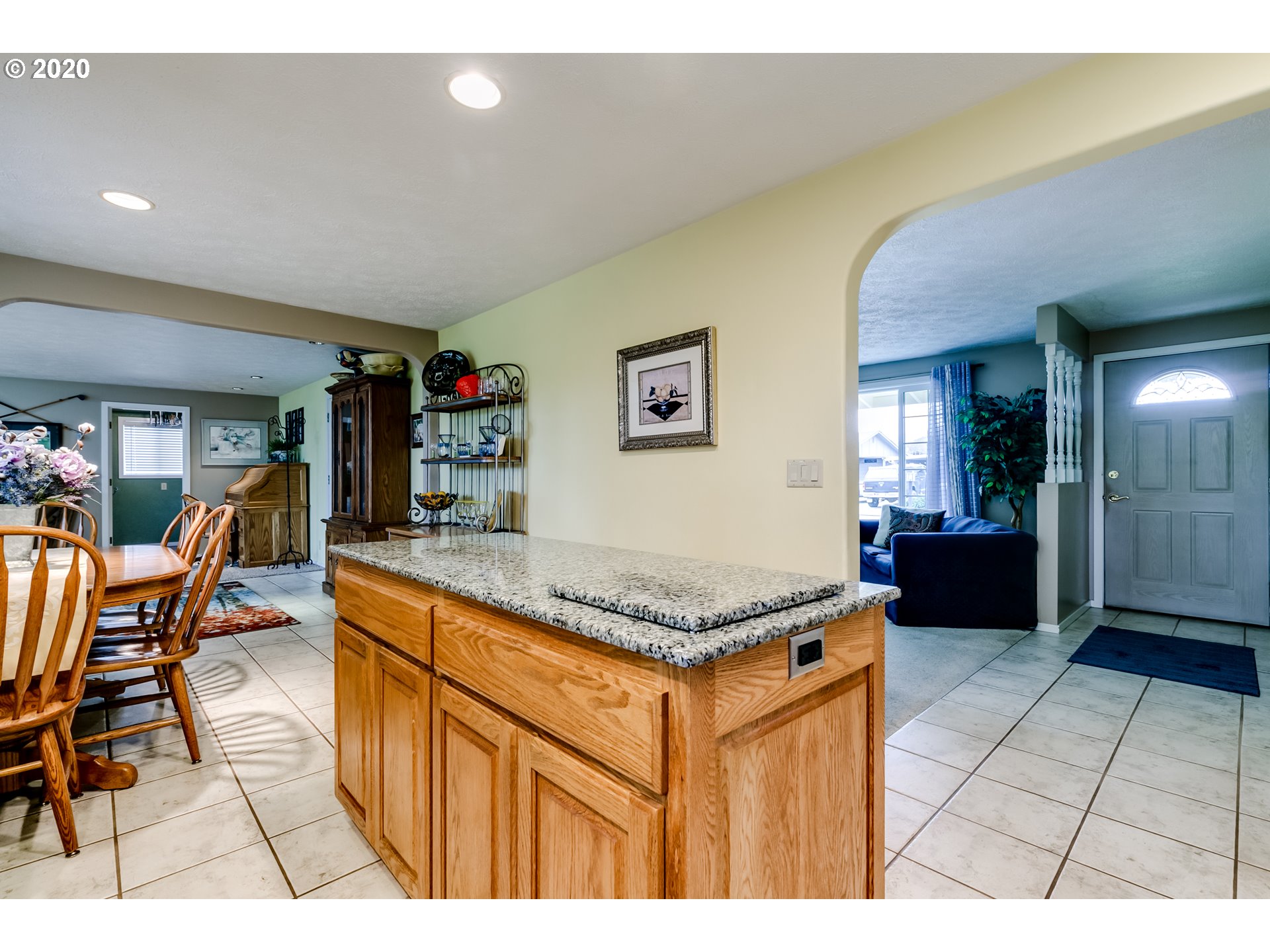 2440 North 17th Street Springfield, OR 97477 - Photo 8 of 26