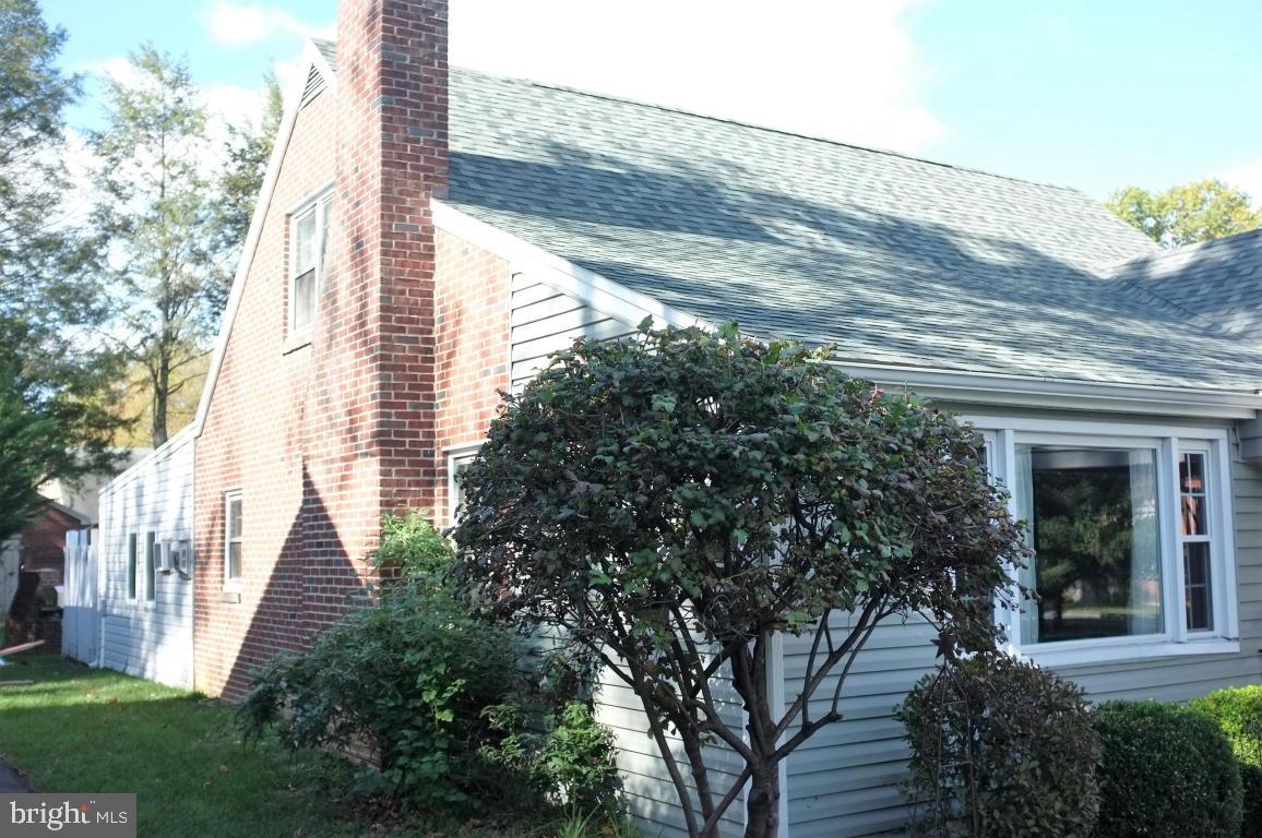 432 Cherry Street Lititz, PA 17543 - Photo 3 of 17