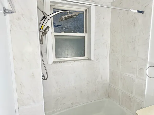 $2,600 | 26 Charles Street, Unit 2, Whitman, MA 02382