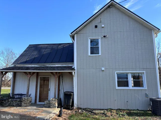 $1,900 | 20853 Greengarden Road, Bluemont, VA 20135