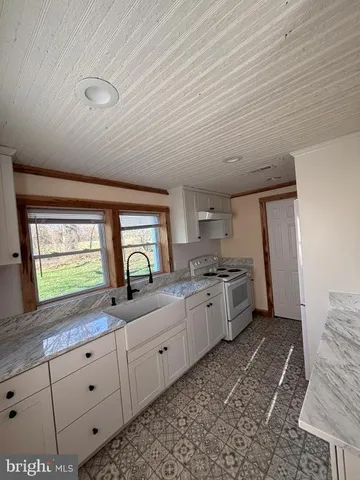 $1,900 | 20853 Greengarden Road, Bluemont, VA 20135