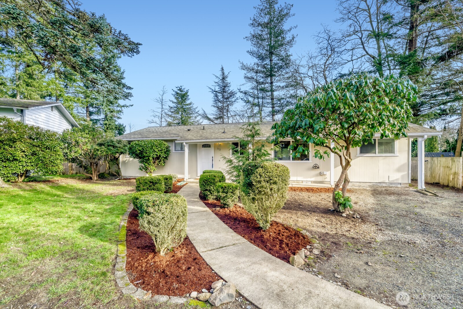 112 Raspberry Lane Sultan, WA 98294 - Photo 2 of 25 a front view of a house with garden