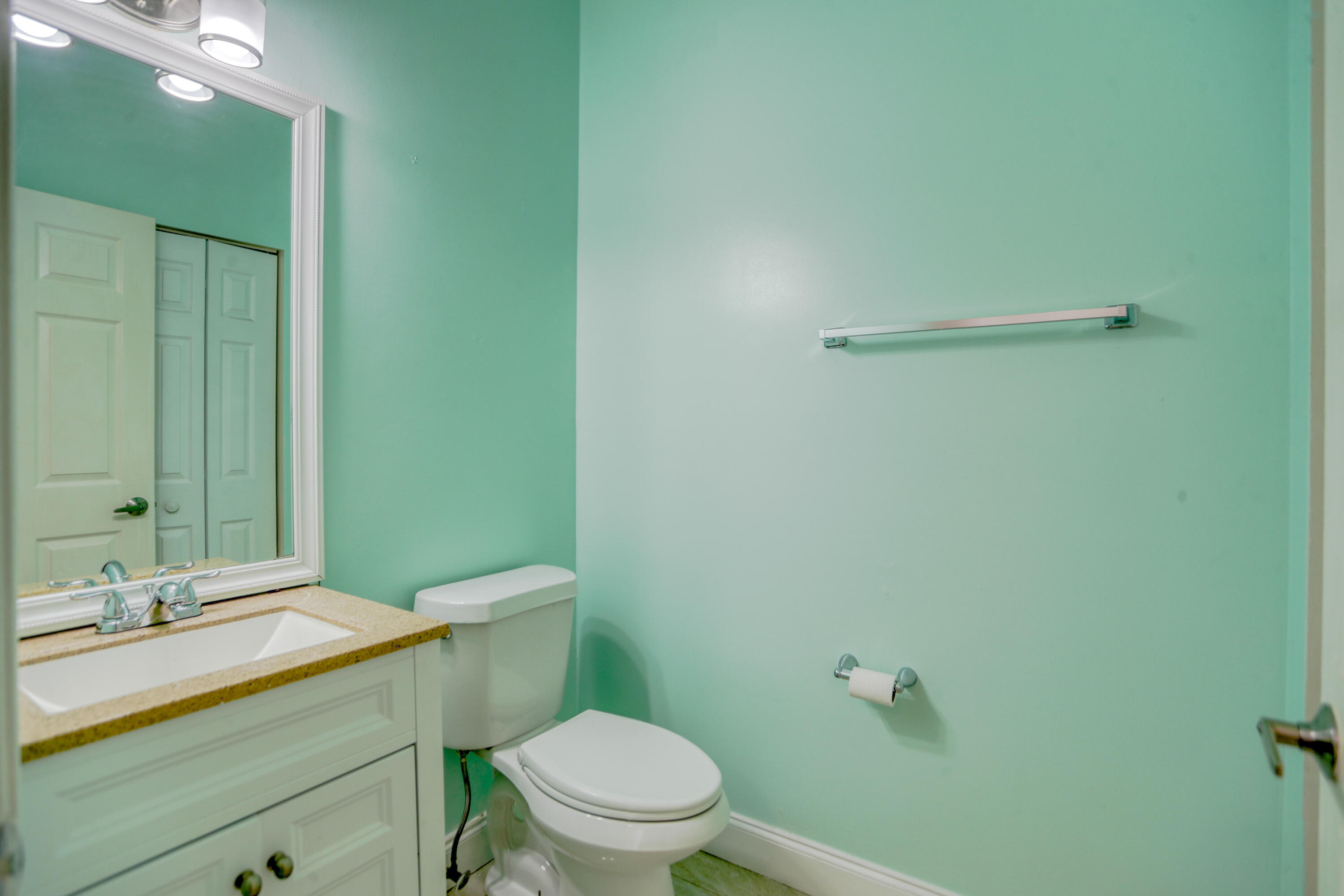 11107 Baybreeze Way Boca Raton, FL 33428 - Photo 18 of 58 DOWNSTAIRS BATHROOM