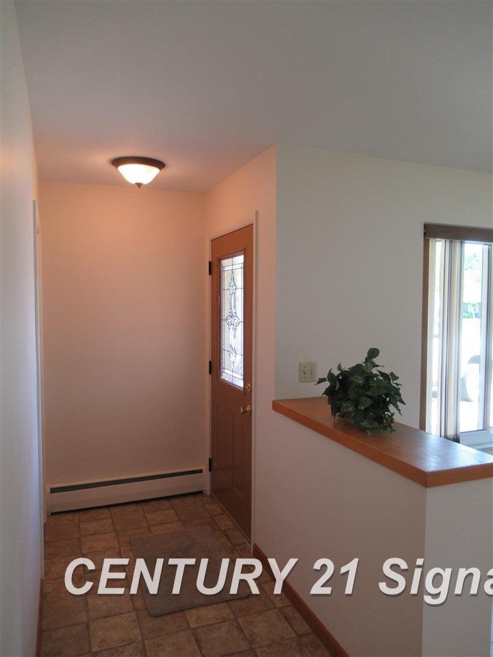 8635 North River Road Freeland, MI 48623 - Photo 3 of 18