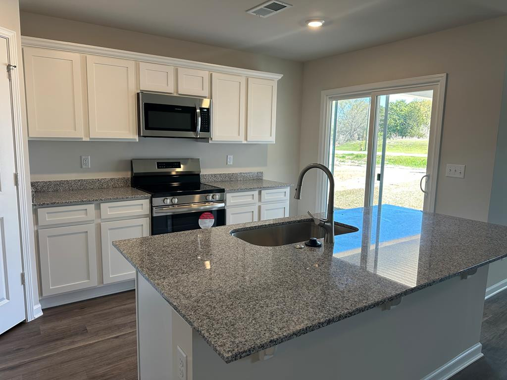 2073 Secretariat Street Sumter, SC 29153 - Photo 4 of 14 Gallery Image 4