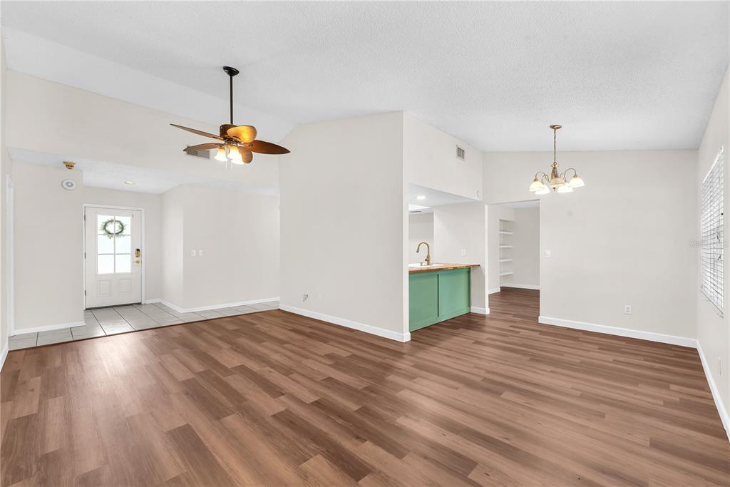 3619 Orangepointe Road Valrico, FL 33596 - Photo 5 of 26