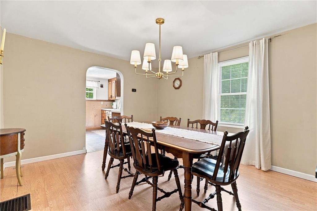 352 Mountain View Road New Castle, PA 16101 - Photo 4 of 37 Gallery Image 4