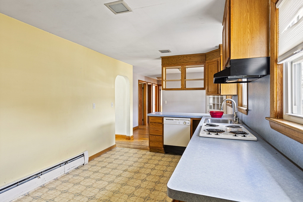 13 Ballydrain Road Framingham, MA 01701 - Photo 13 of 24