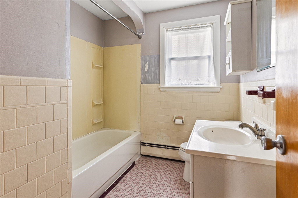 13 Ballydrain Road Framingham, MA 01701 - Photo 18 of 24