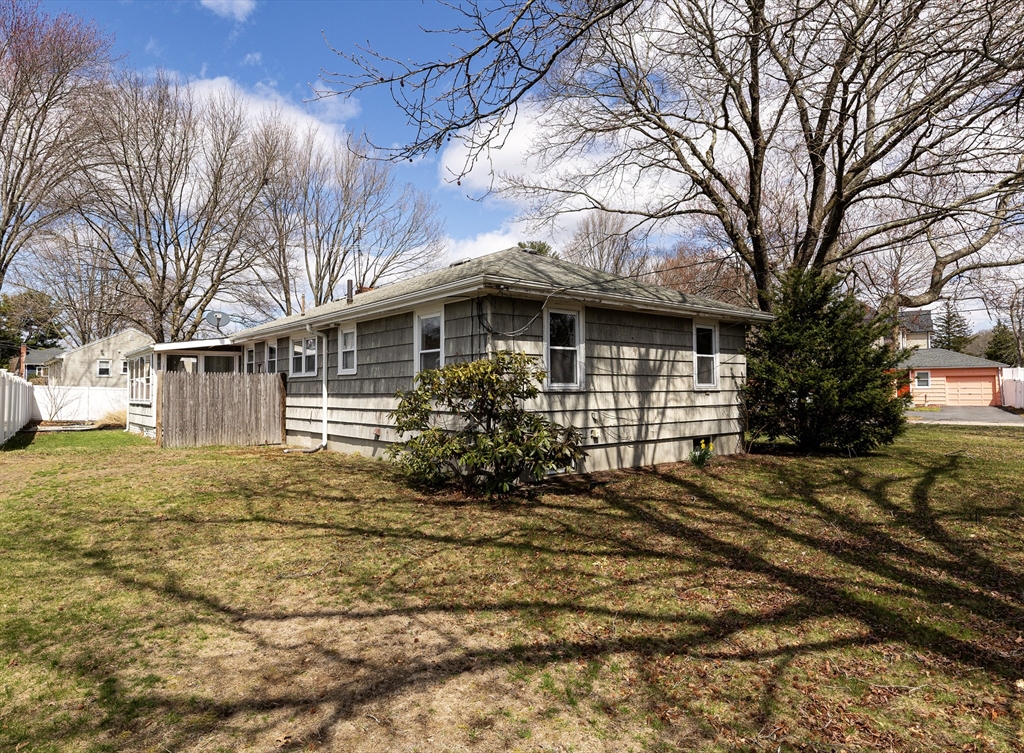 13 Ballydrain Road Framingham, MA 01701 - Photo 7 of 24