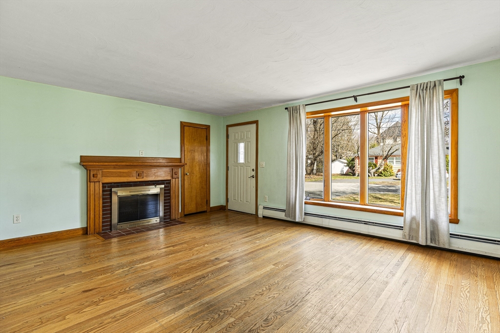 13 Ballydrain Road Framingham, MA 01701 - Photo 8 of 24