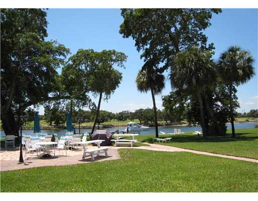 304 Golfview Road, Unit 203 North Palm Beach, FL 33408 - Photo 1 of 29 Expansive grounds on Intracoastal