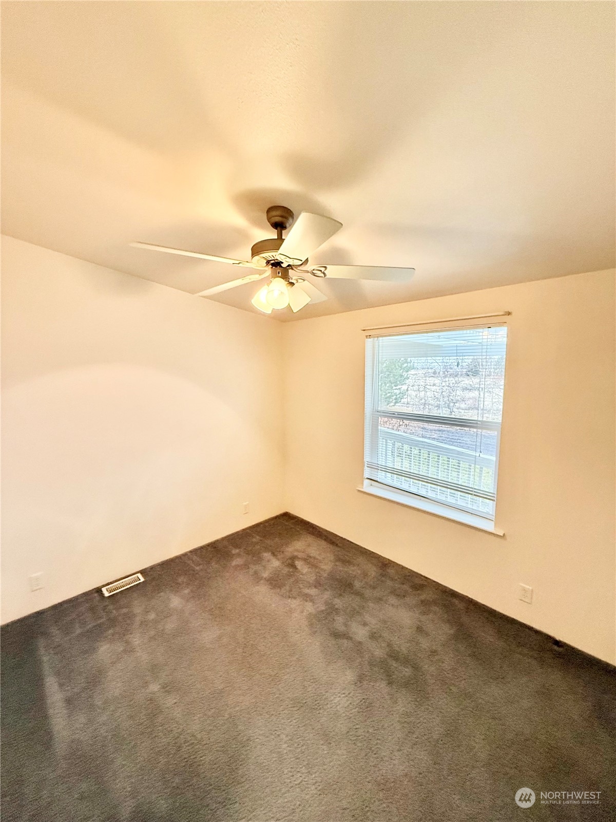 7525 Northeast Rd D Moses Lake, WA 98837 - Photo 15 of 27 Gallery Image 15