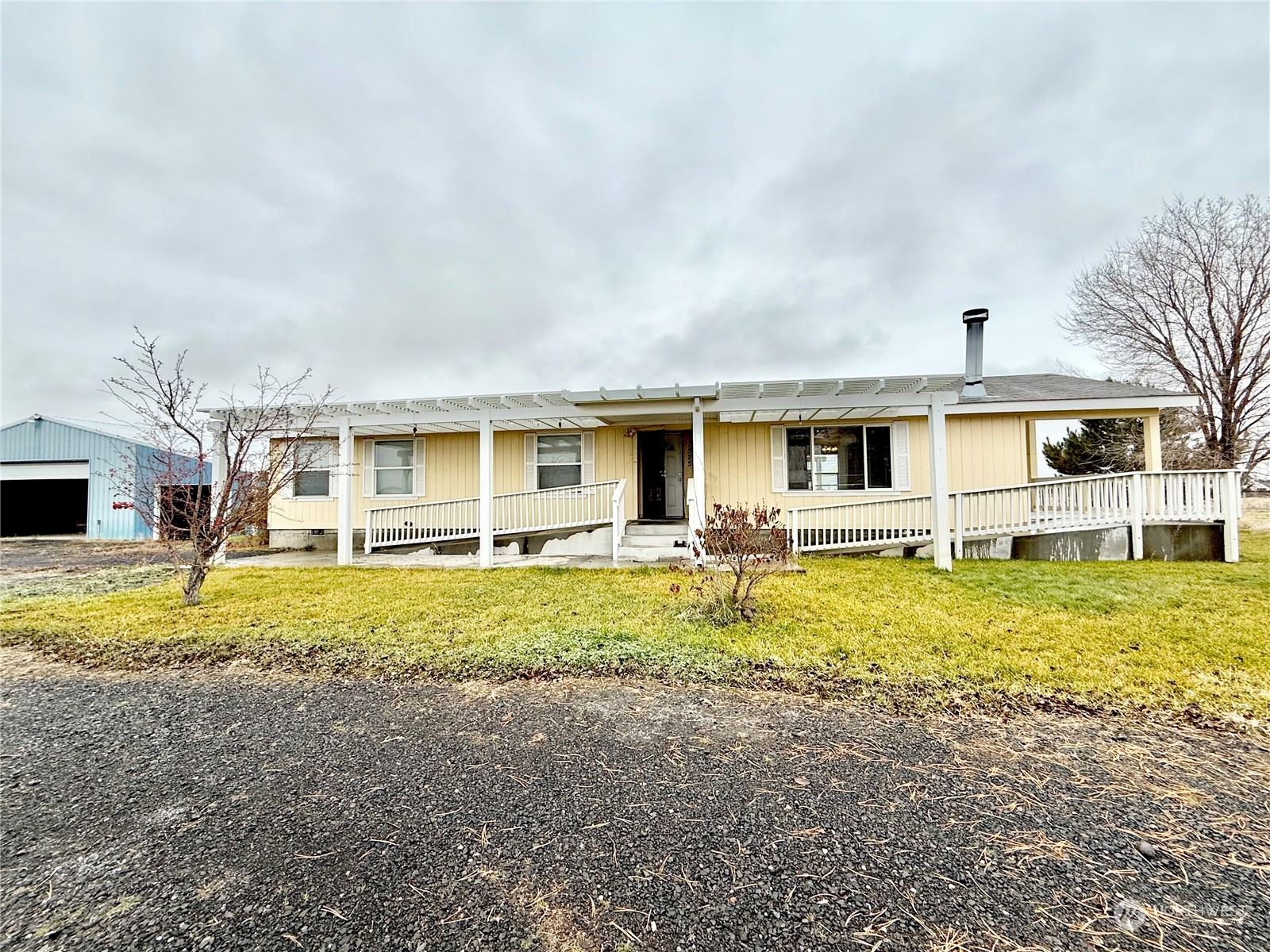 7525 Northeast Rd D Moses Lake, WA 98837 - Photo 3 of 27 Gallery Image 3